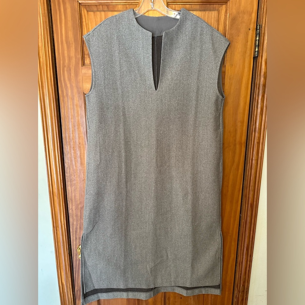 Classical Elf Since 1974 Women’s Medium V-Neck Sleeveless Dress Pockets Comfy